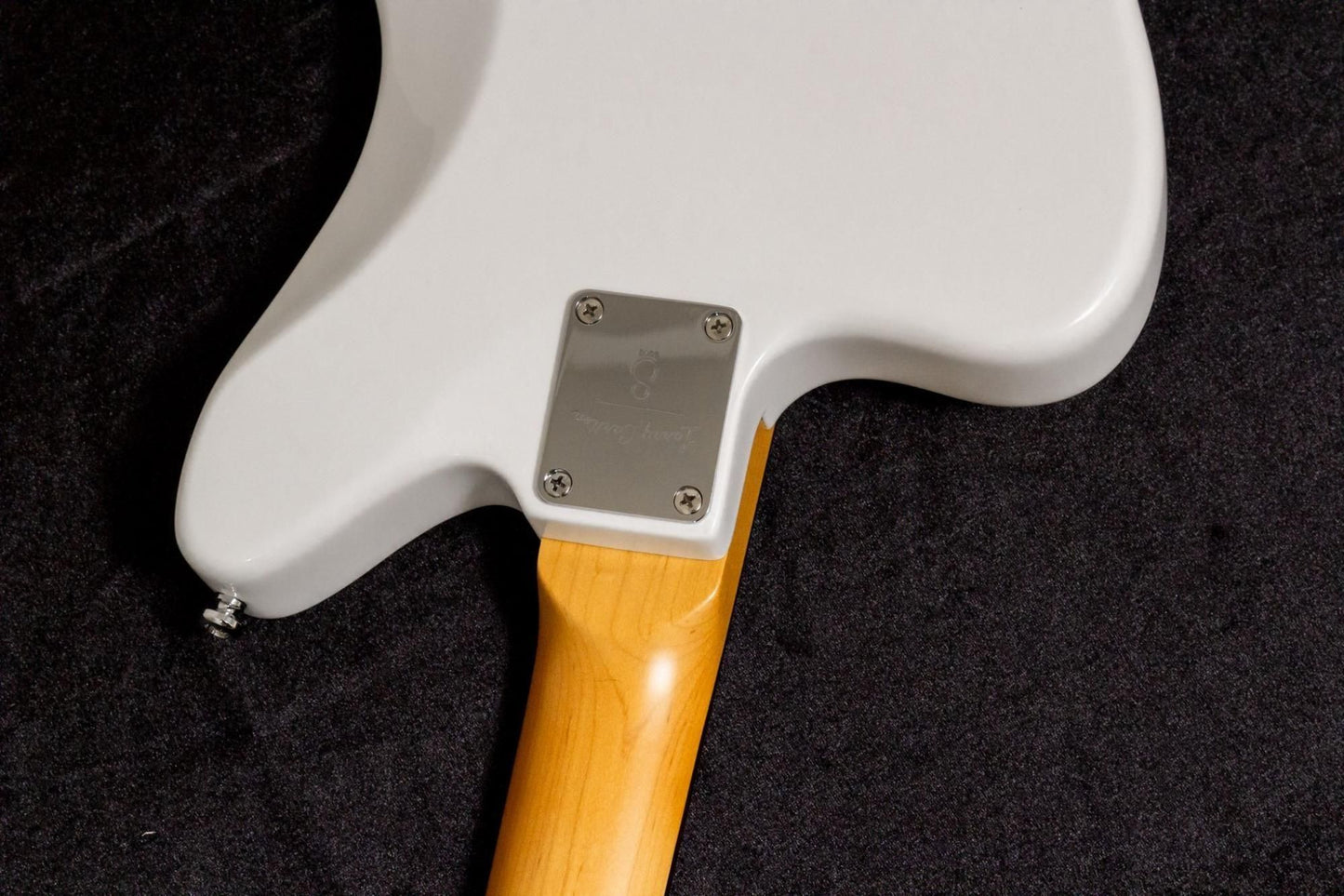 【new】Sire / Larry Carlton J5 WH #2N24990716 3.82kg【TONIQ Yokohama】