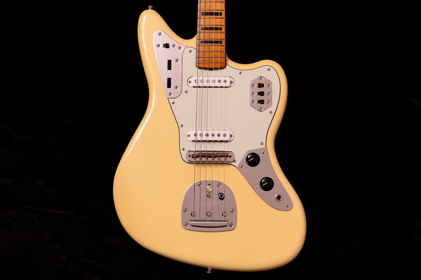 【used】Fender / Vintera II '70s Jaguar Vintage White 2025 3.74kg #MX25036230【TONIQ Yokohama】【price included SHIPPING & IMPORT TAX & VAT】