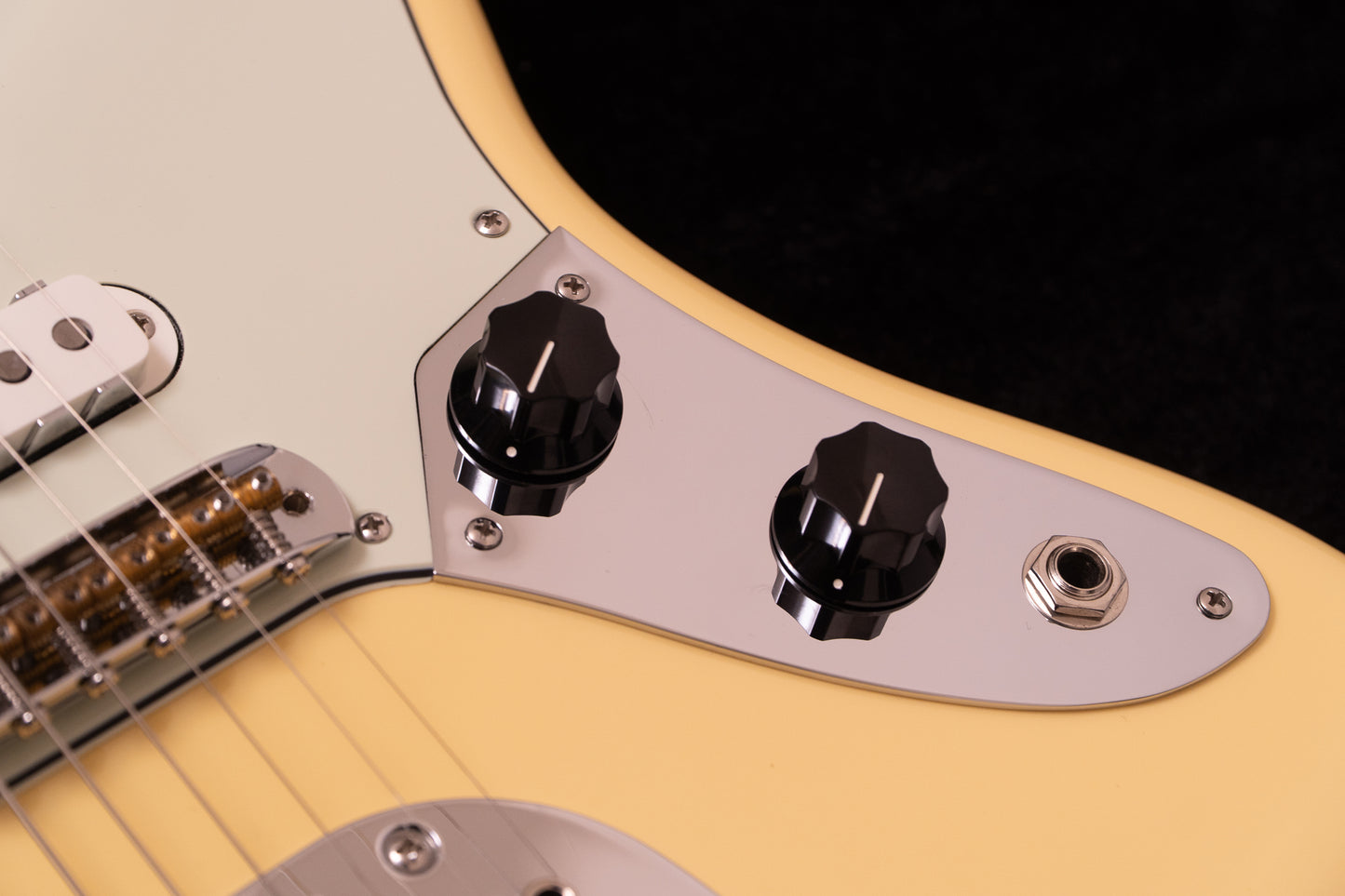 【used】Fender / Vintera II '70s Jaguar Vintage White 2025 3.74kg #MX25036230【TONIQ Yokohama】【price included SHIPPING & IMPORT TAX & VAT】