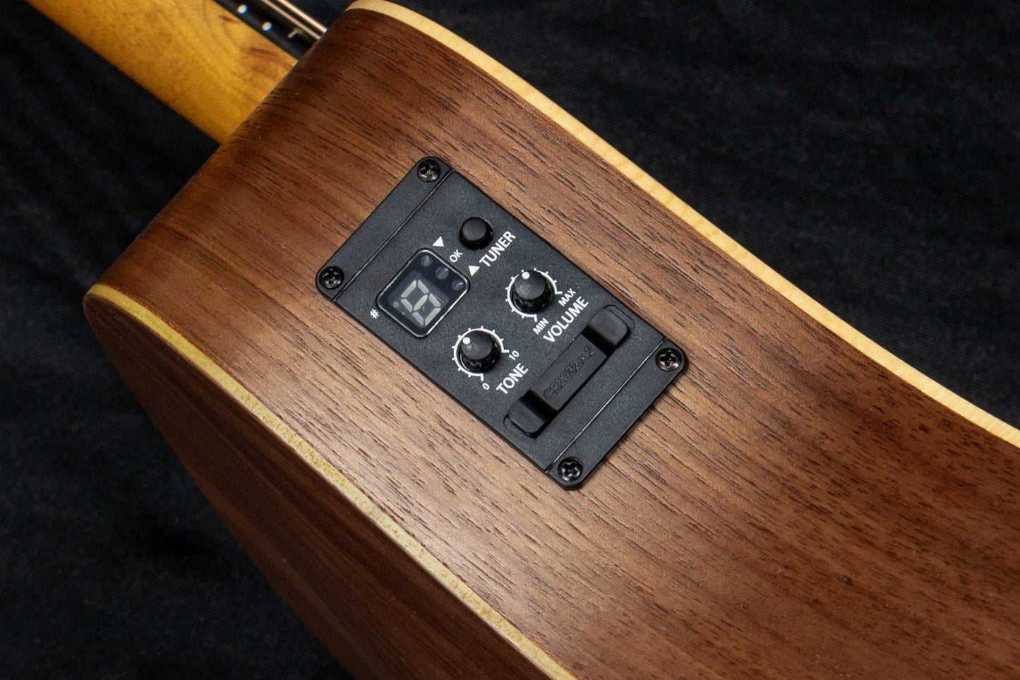 【new】Taylor / Baby Taylor-e BT-1e Walnut #2208251054 1.37kg【TONIQ Yokohama】