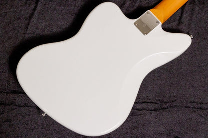 【new】Sire / Larry Carlton J5 WH #2N24990716 3.82kg【TONIQ Yokohama】