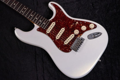 【used】Fender / American Ultra Stratocaster Arctic Pearl 2021 3,640kg #US210044500【TONIQ Yokohama】