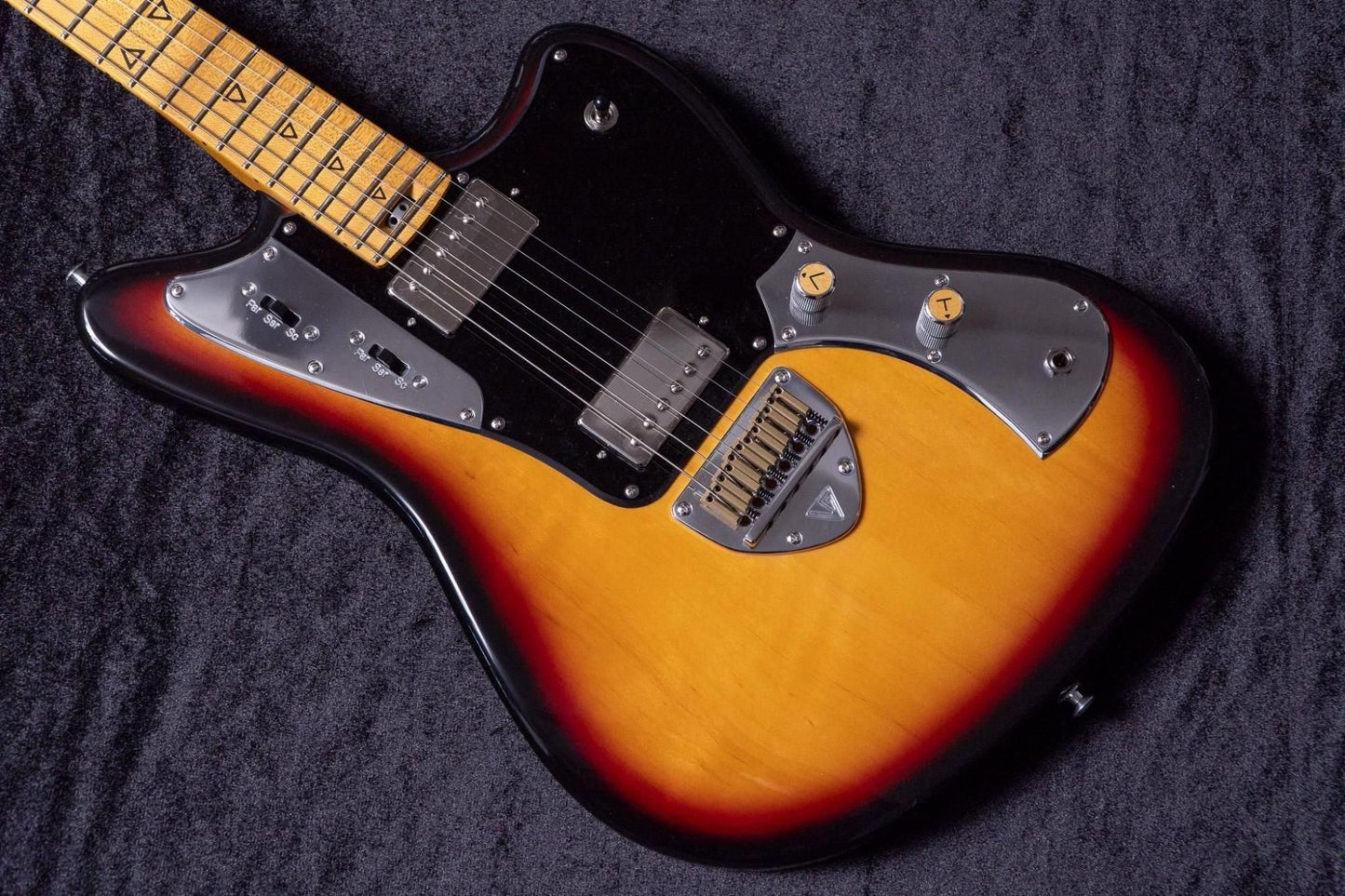 【new】Valiant Guitars / Jupiter 3TSB Gloss #J25190 3.22kg【TONIQ Yokohama】