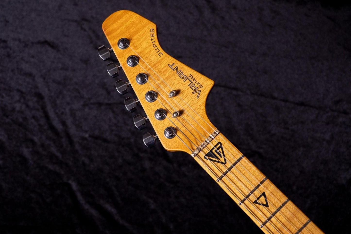 【new】Valiant Guitars / Jupiter 3TSB Gloss #J25190 3.22kg【TONIQ Yokohama】