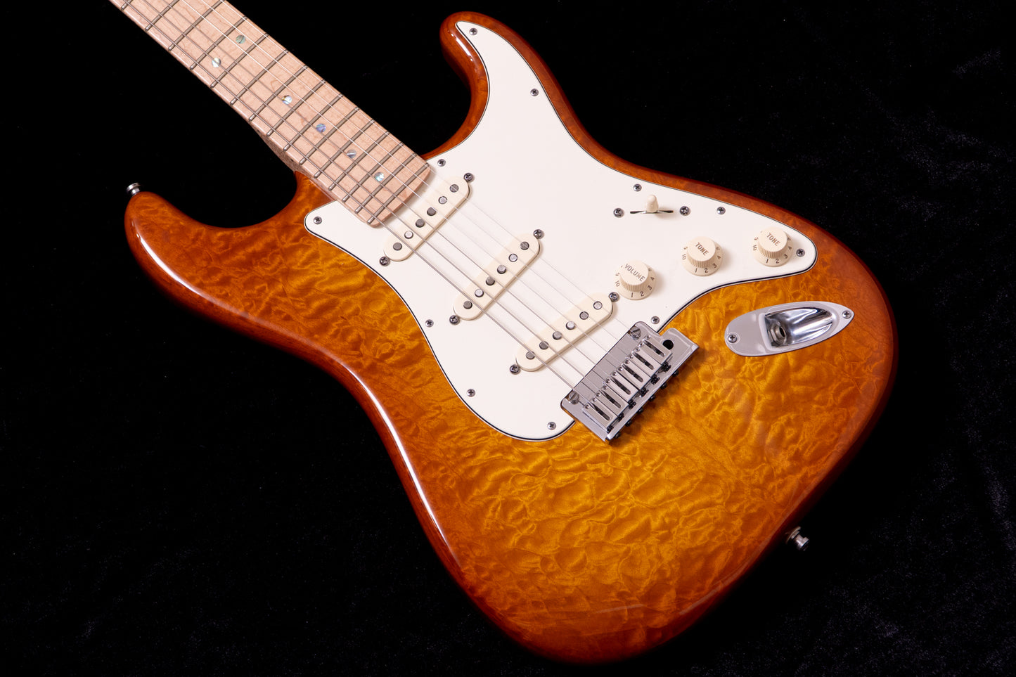 【used】Fender / Custom Shop Custom Deluxe Stratocaster Faded Honey Burst 2011 3.365kg #5893【TONIQ Yokohama】【price included SHIPPING & IMPORT TAX & VAT】