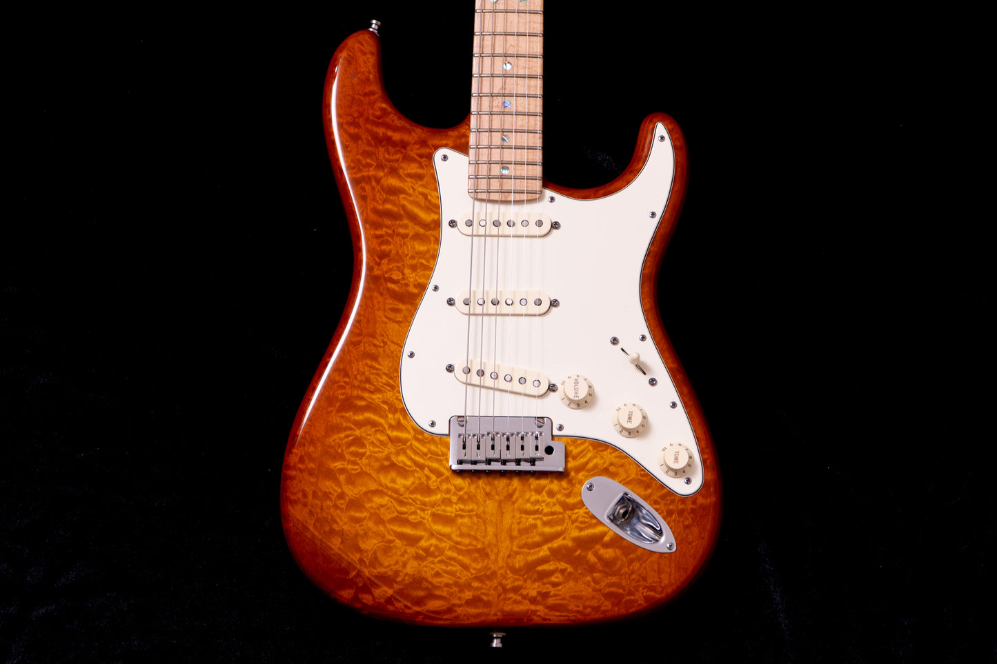 【used】Fender / Custom Shop Custom Deluxe Stratocaster Faded Honey Burst 2011 3.365kg #5893【TONIQ Yokohama】【price included SHIPPING & IMPORT TAX & VAT】