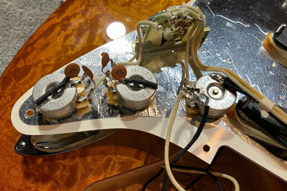 【used】Fender / Custom Shop Custom Deluxe Stratocaster Faded Honey Burst 2011 3.365kg #5893【TONIQ Yokohama】【price included SHIPPING & IMPORT TAX & VAT】