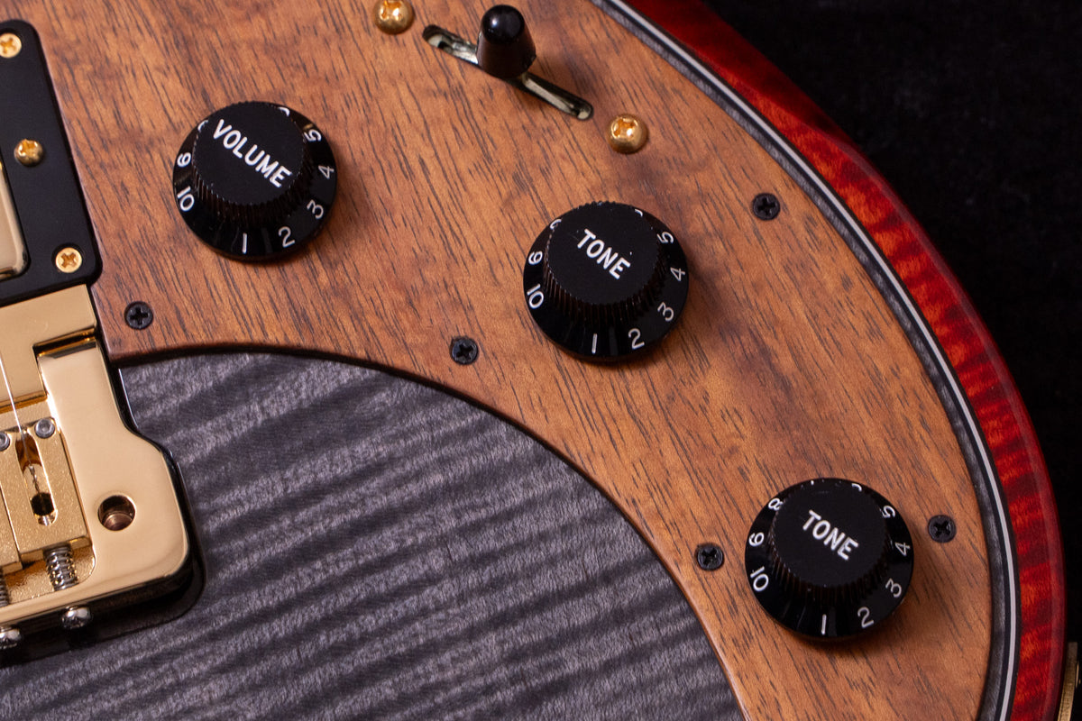 【new】Knaggs Guitars / Chesapeake Series Severn Trem HSS 1xPurf Fire / Onyx Gold Parts 3.485kg #1688【TONIQ Yokohama】【price included SHIPPING & IMPORT TAX & VAT】