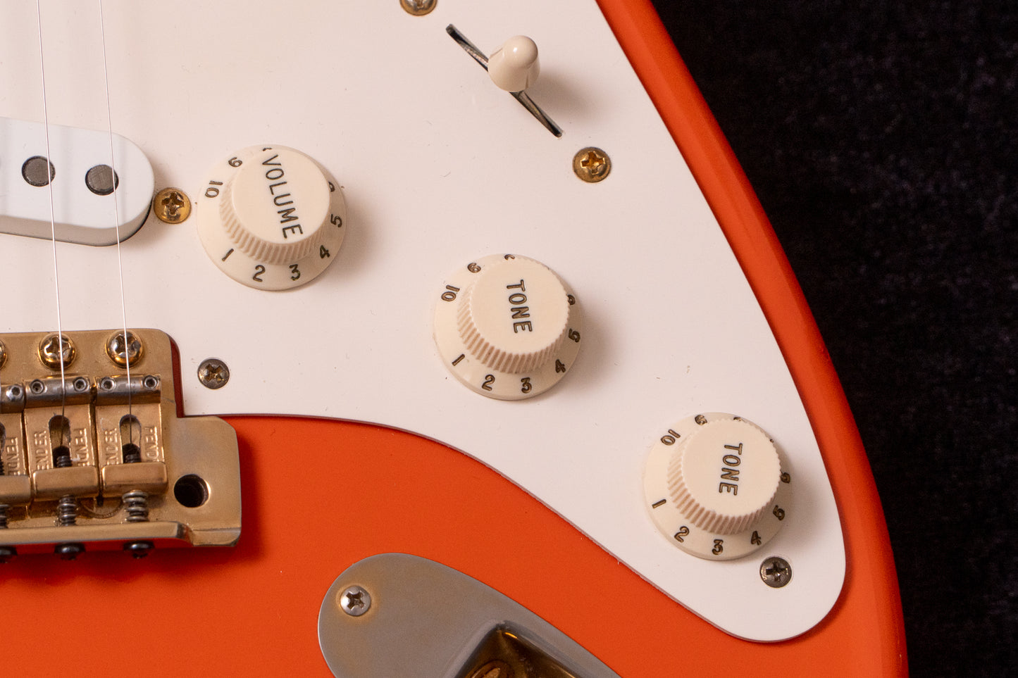 【used】Fender / American Vintage 57 Stratocaster Fiesta Red Mod 3.315kg #V072084【TONIQ横浜】