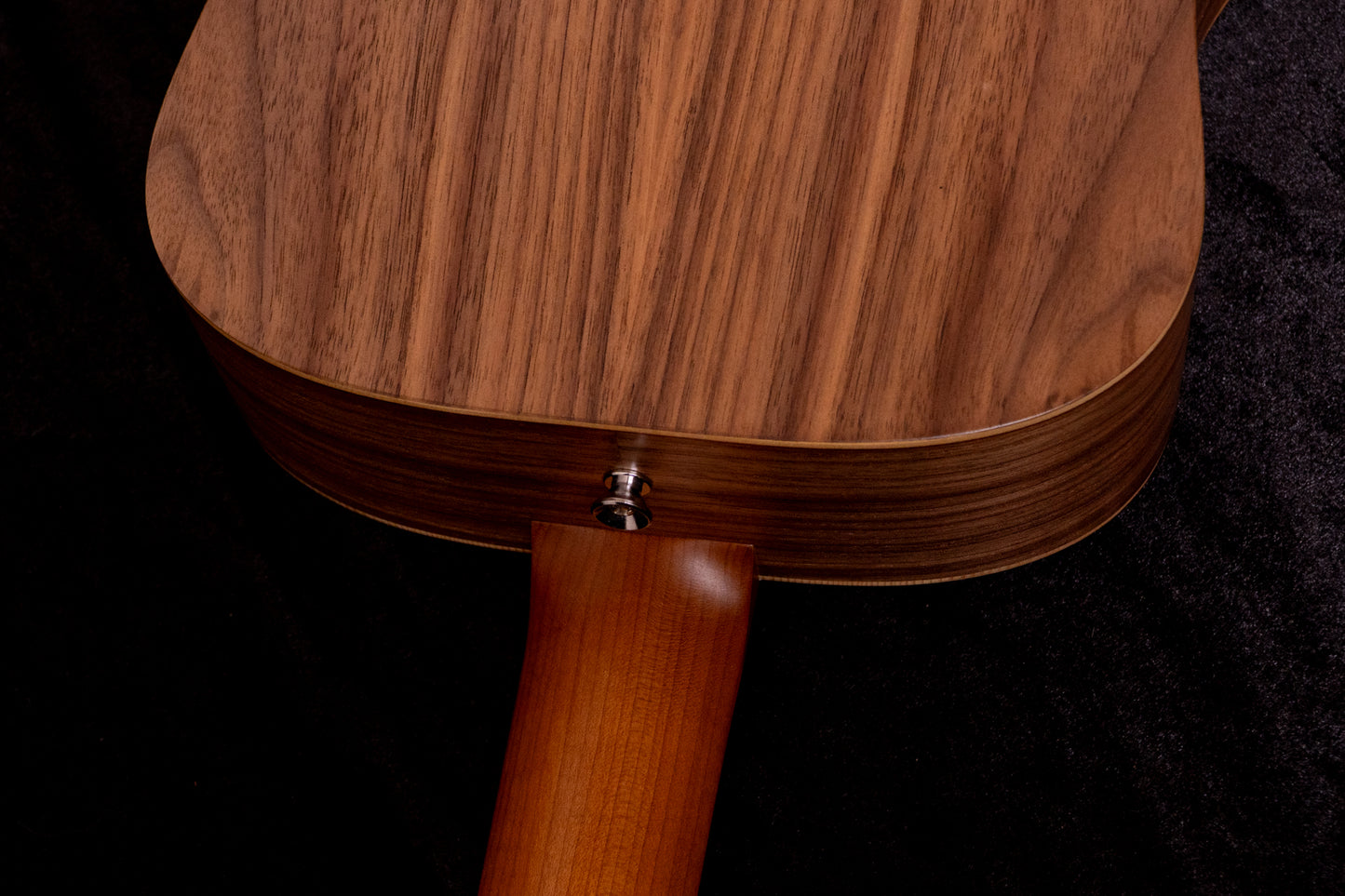 【new】Taylor / BT1e.Walnut 1.4kg #2206131243【TONIQ Yokohama】【price included SHIPPING & IMPORT TAX & VAT】