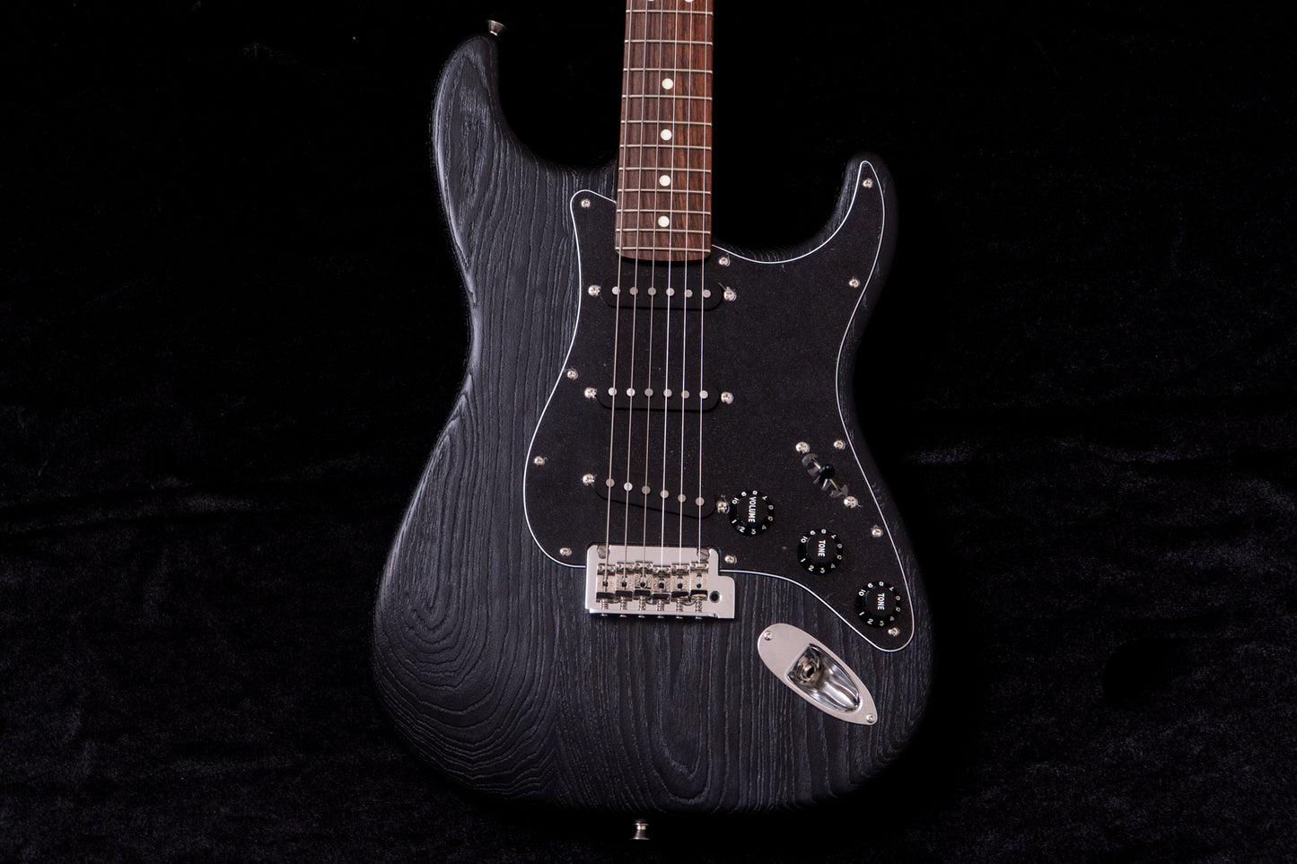 【used】Fender / Made in Japan Limited Edition Stratocaster Raw Ash 2024 3.305kg #JD24022767【TONIQ Yokohama】【price included SHIPPING & IMPORT TAX & VAT】
