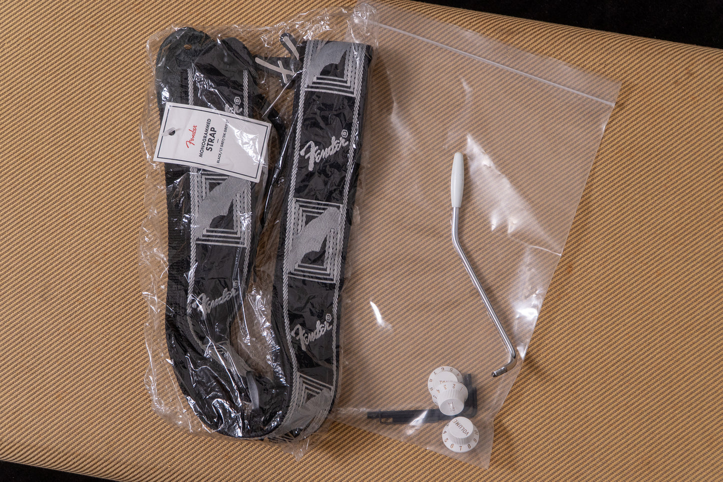 【used】Fender / Eric Clapton Stratocaster Blackie 1999 3.645kg #SN961016【TONIQ横浜】