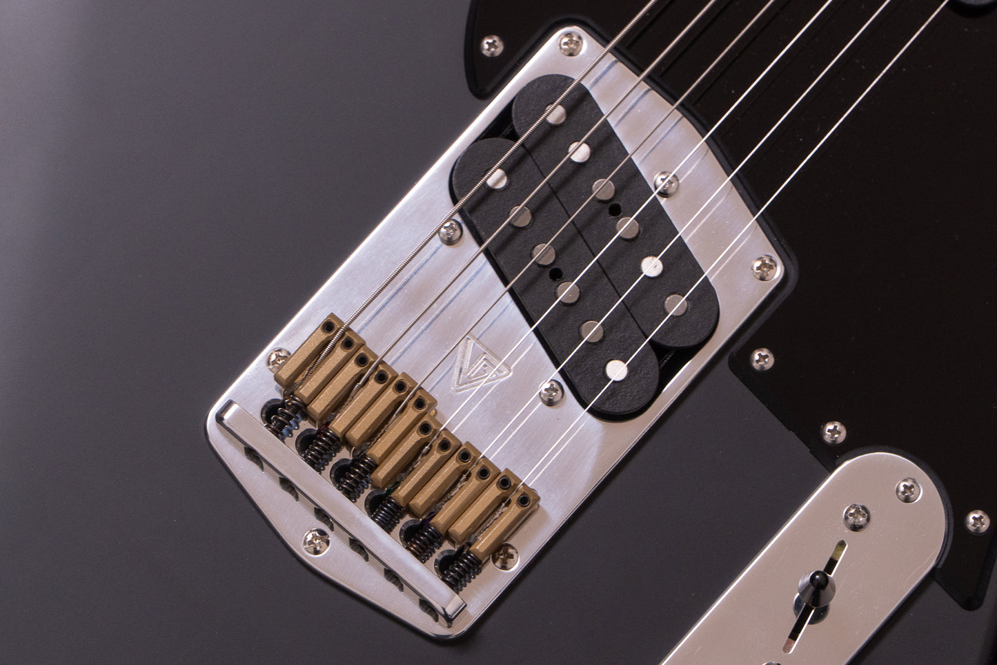 【new】Valiant Guitars / Titan Nero 3.2kg #Ti25040【TONIQ横浜】
