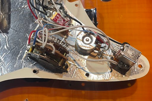 【used】Fender / 70th Anniversary American Professional II Stratocaster Comet Burst 3.58kg #US23039234【TONIQ横浜】