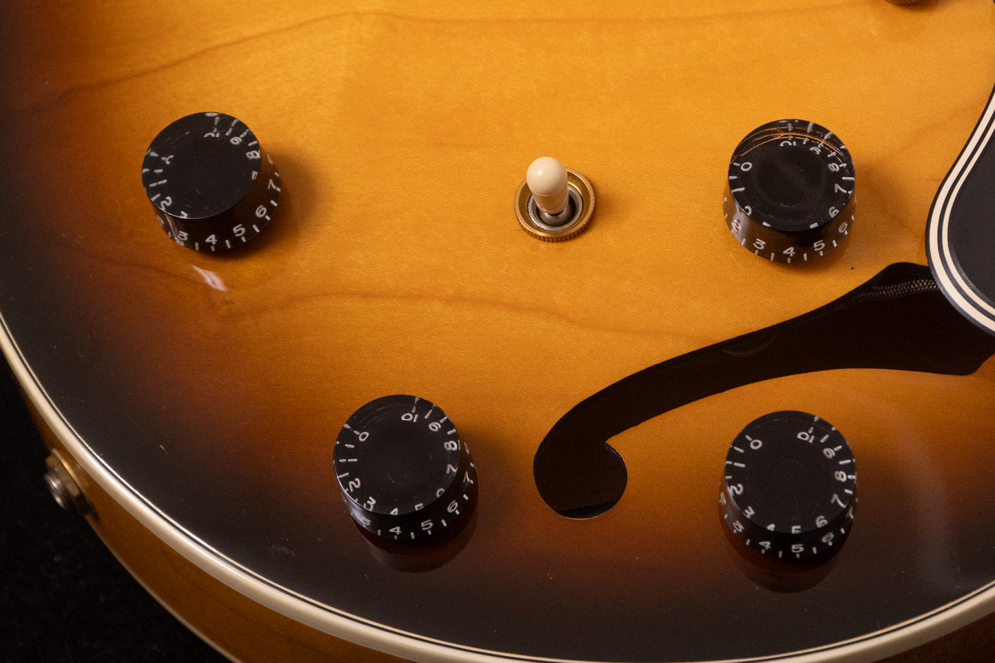 【used】Gibson / Howard Roberts Fusion III Vintage Sunburst 2005 3.745kg #01035735【TONIQ横浜】